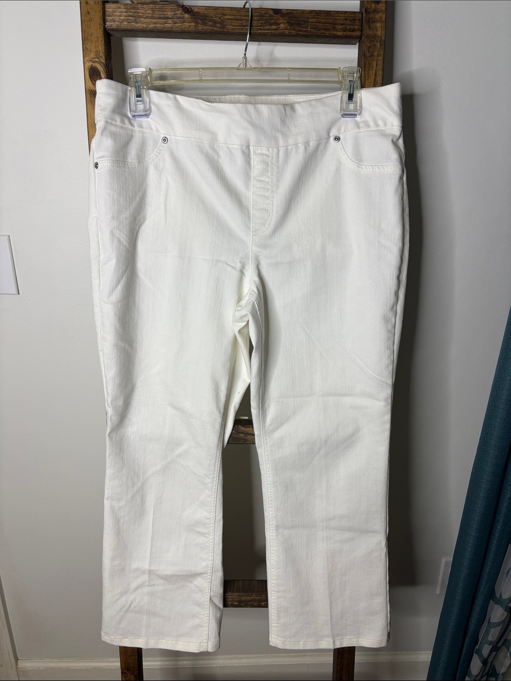 Chico's White Straight-Leg Stretch Jeans Size 14